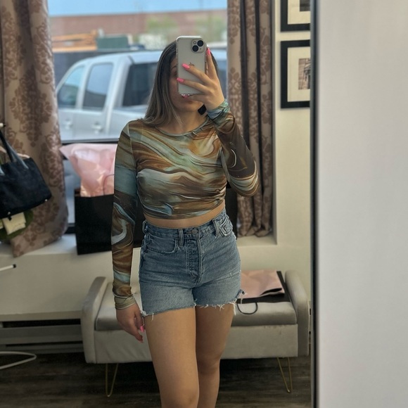 Patterned Crop Top - Picture 2 of 4